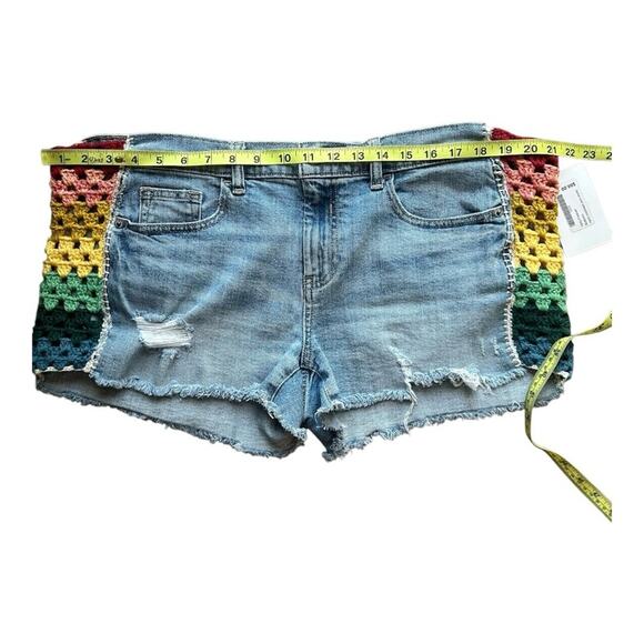 Yetta Forrever Upcycled crochet rainbow denim shorts 1X - Picture 4 of 8